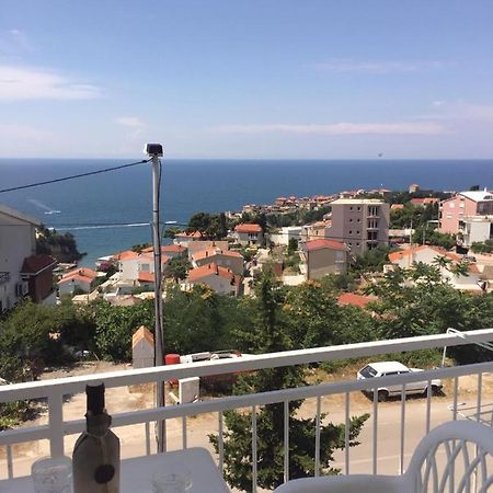 Em Apartments Ulcinj Esterno foto