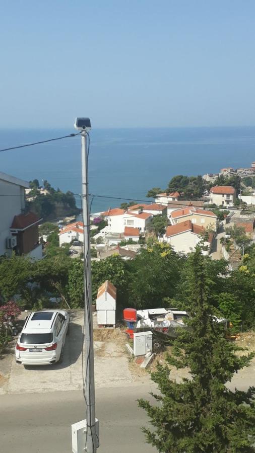 Em Apartments Ulcinj Esterno foto