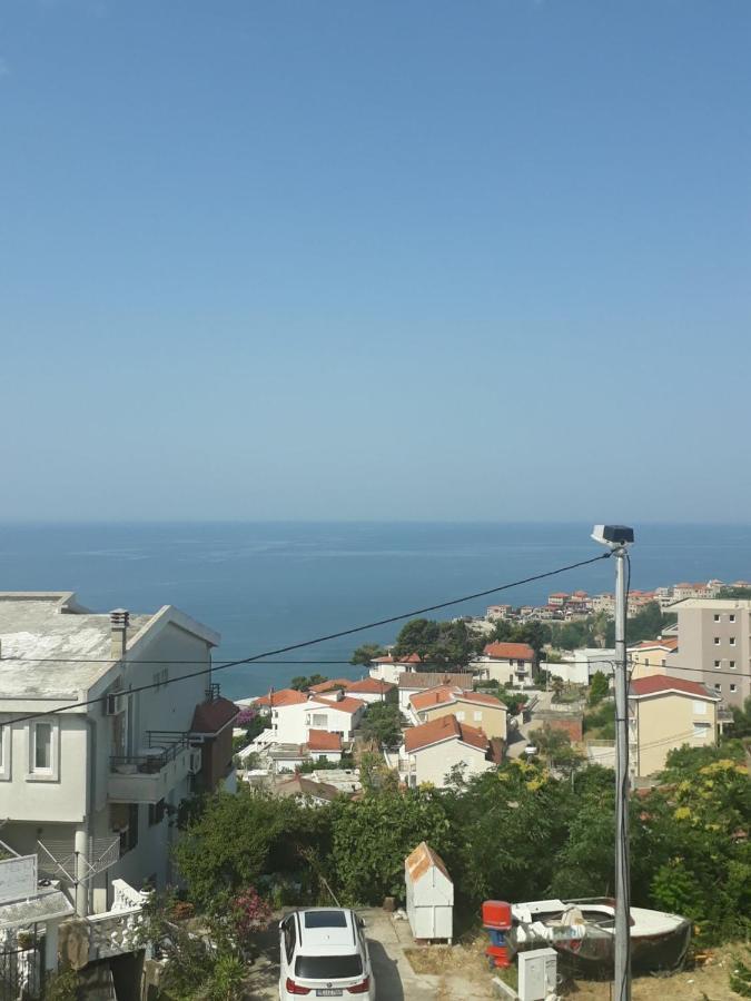 Em Apartments Ulcinj Esterno foto