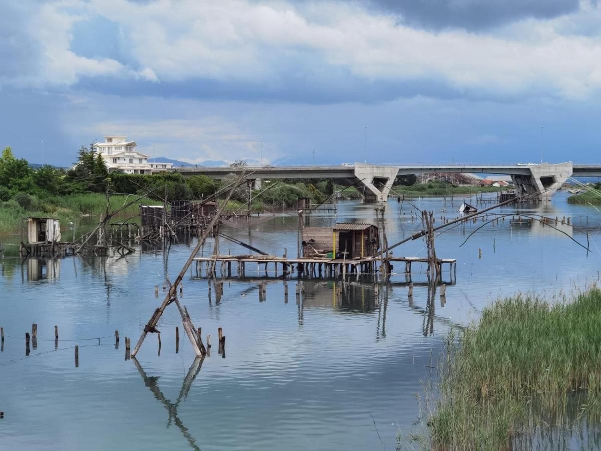 Em Apartments Ulcinj Esterno foto